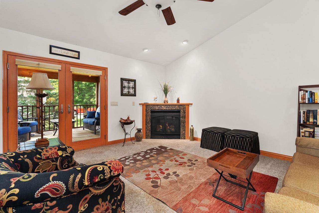 209 Morningside Drive, Deerfield, WI 53531