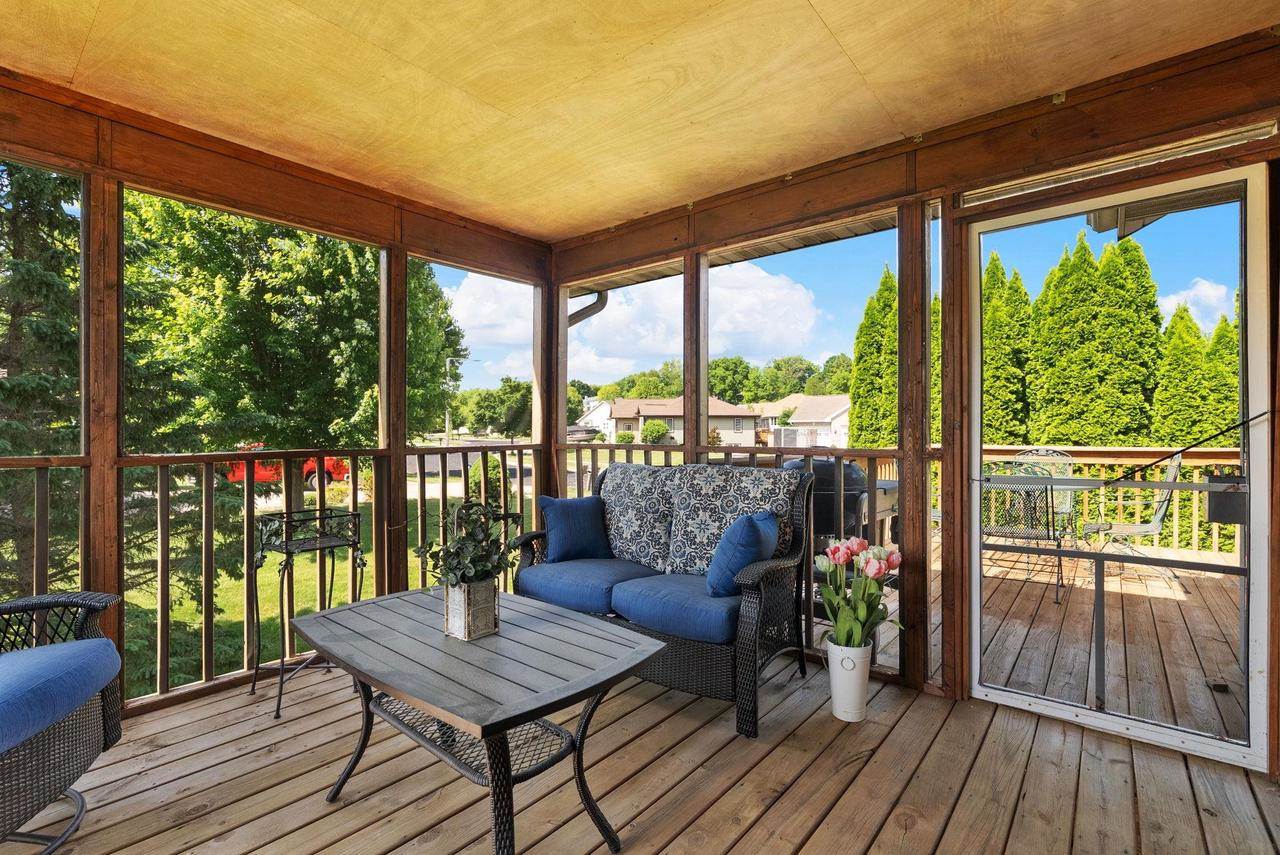 209 Morningside Drive, Deerfield, WI 53531