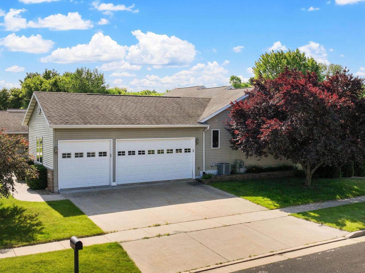 209 Morningside Drive, Deerfield, WI 53531