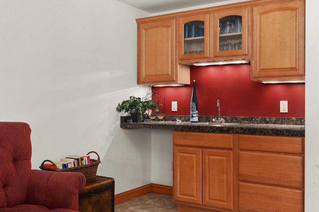 209 Morningside Drive, Deerfield, WI 53531