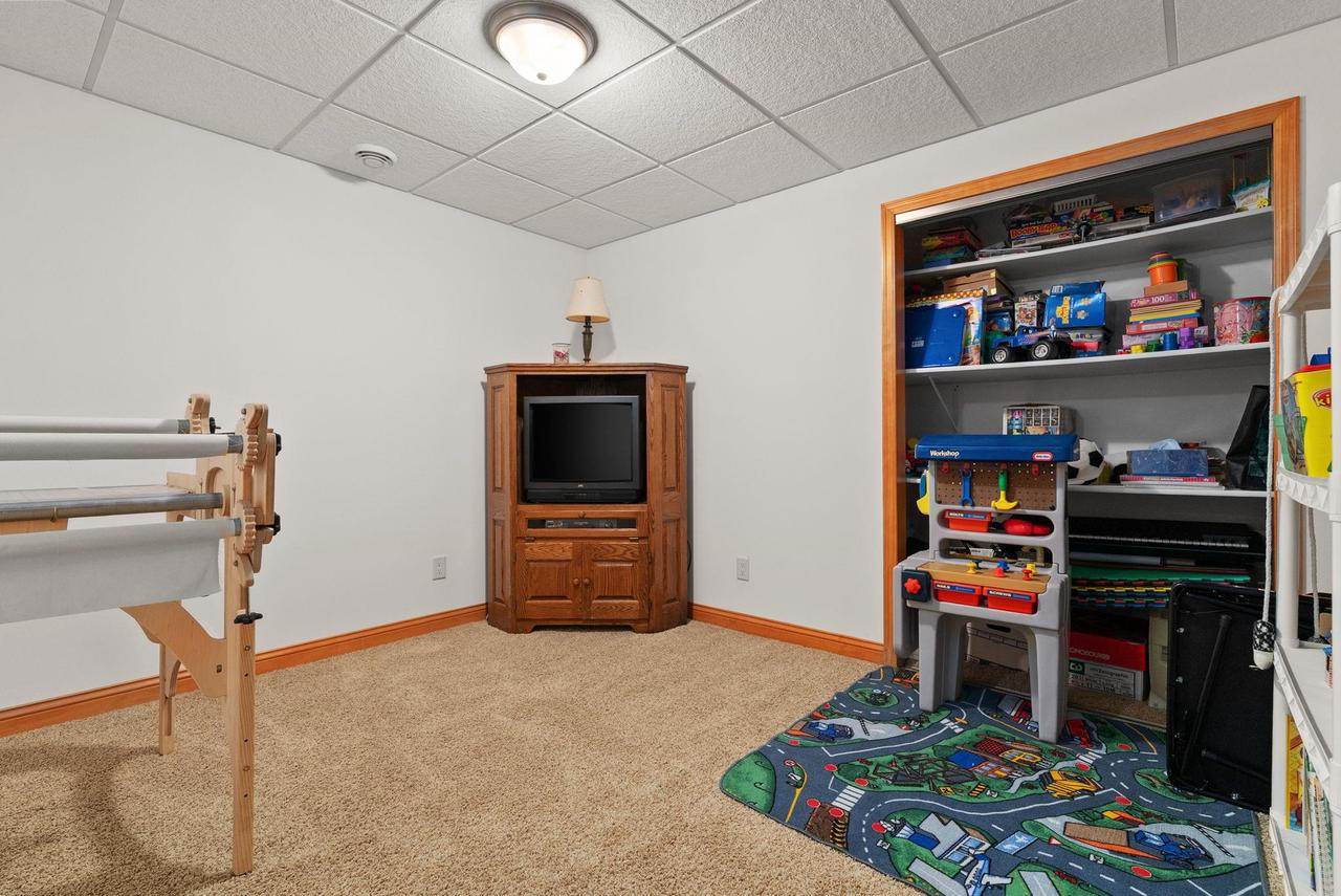 209 Morningside Drive, Deerfield, WI 53531