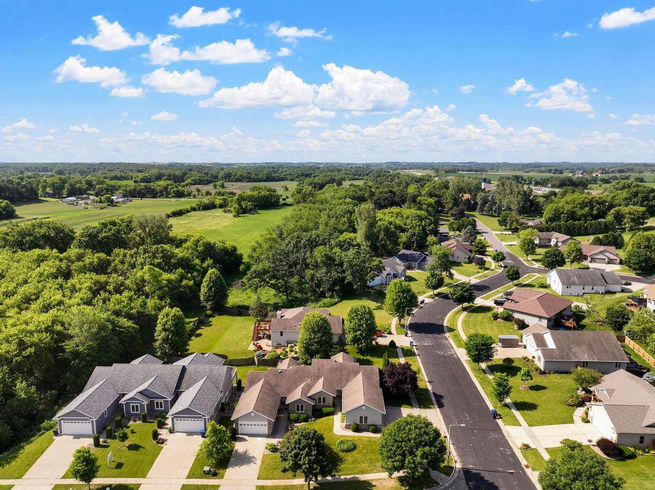 209 Morningside Drive, Deerfield, WI 53531