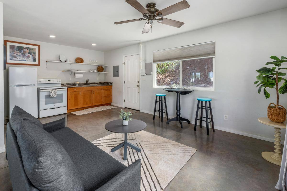 75-5792 Lalo Kawena Pl, Kailua Kona, HI 96740