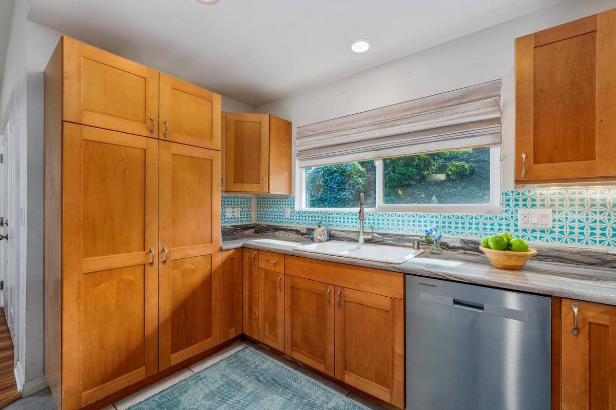 75-5792 Lalo Kawena Pl, Kailua Kona, HI 96740