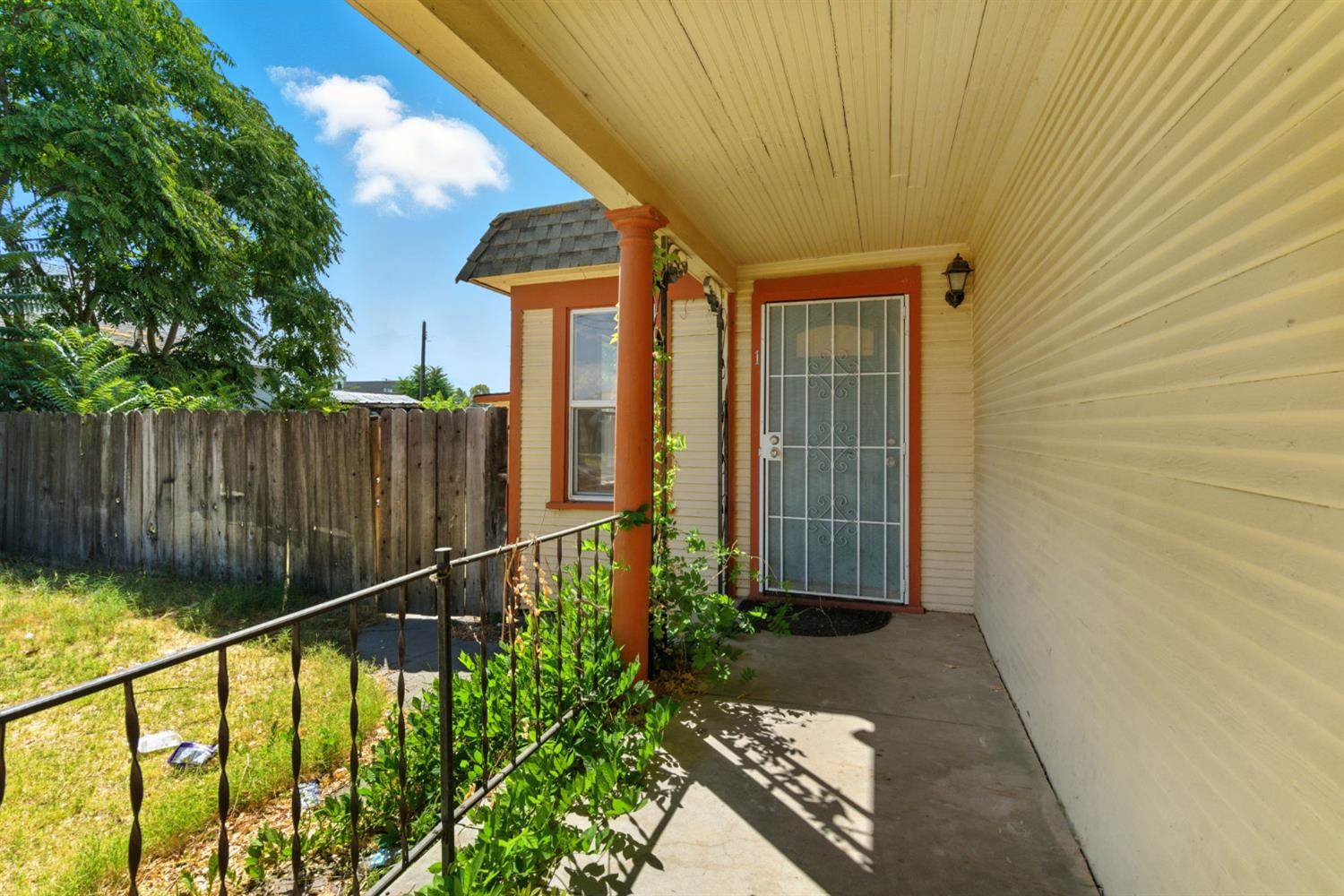 312 West Main Street, Turlock, CA 95380