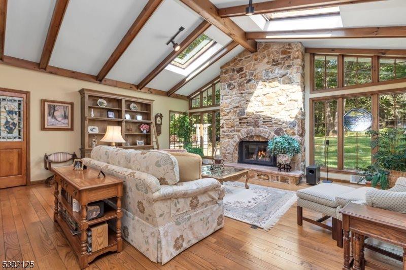 16 Robin Road, Warren Township, NJ 07059