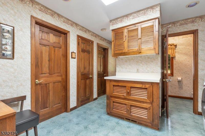 16 Robin Road, Warren Township, NJ 07059