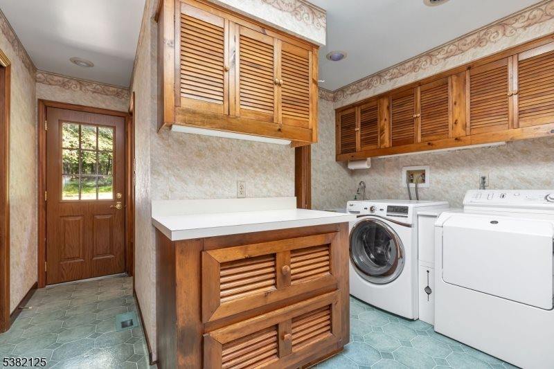 16 Robin Road, Warren Township, NJ 07059