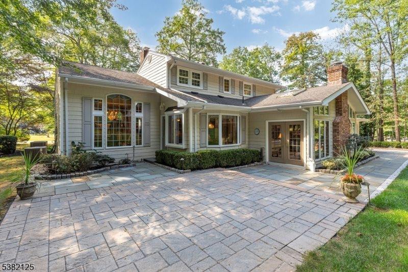 16 Robin Road, Warren Township, NJ 07059