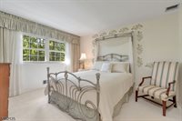 16 Robin Road, Warren Township, NJ 07059