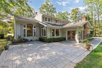 16 Robin Road, Warren Township, NJ 07059