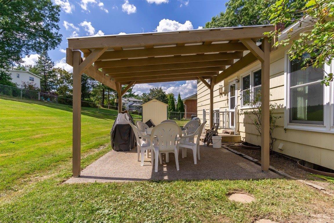 328 Chestnut Lane, Vestal, NY 13850