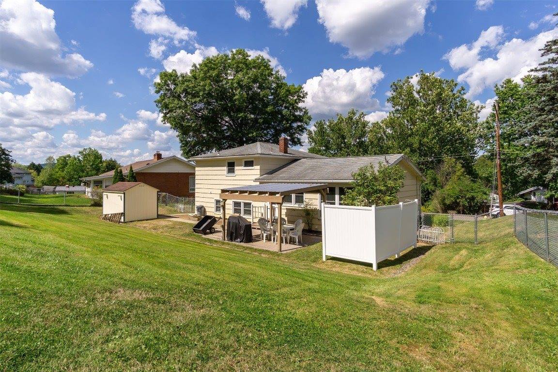 328 Chestnut Lane, Vestal, NY 13850