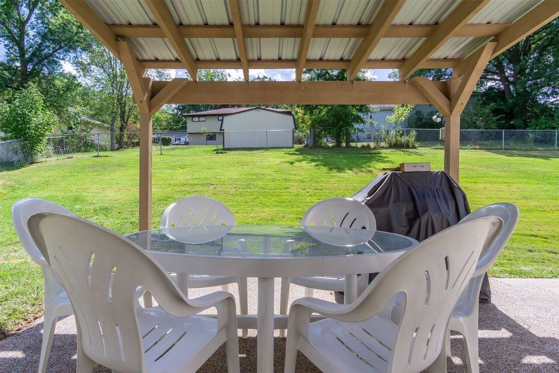 328 Chestnut Lane, Vestal, NY 13850