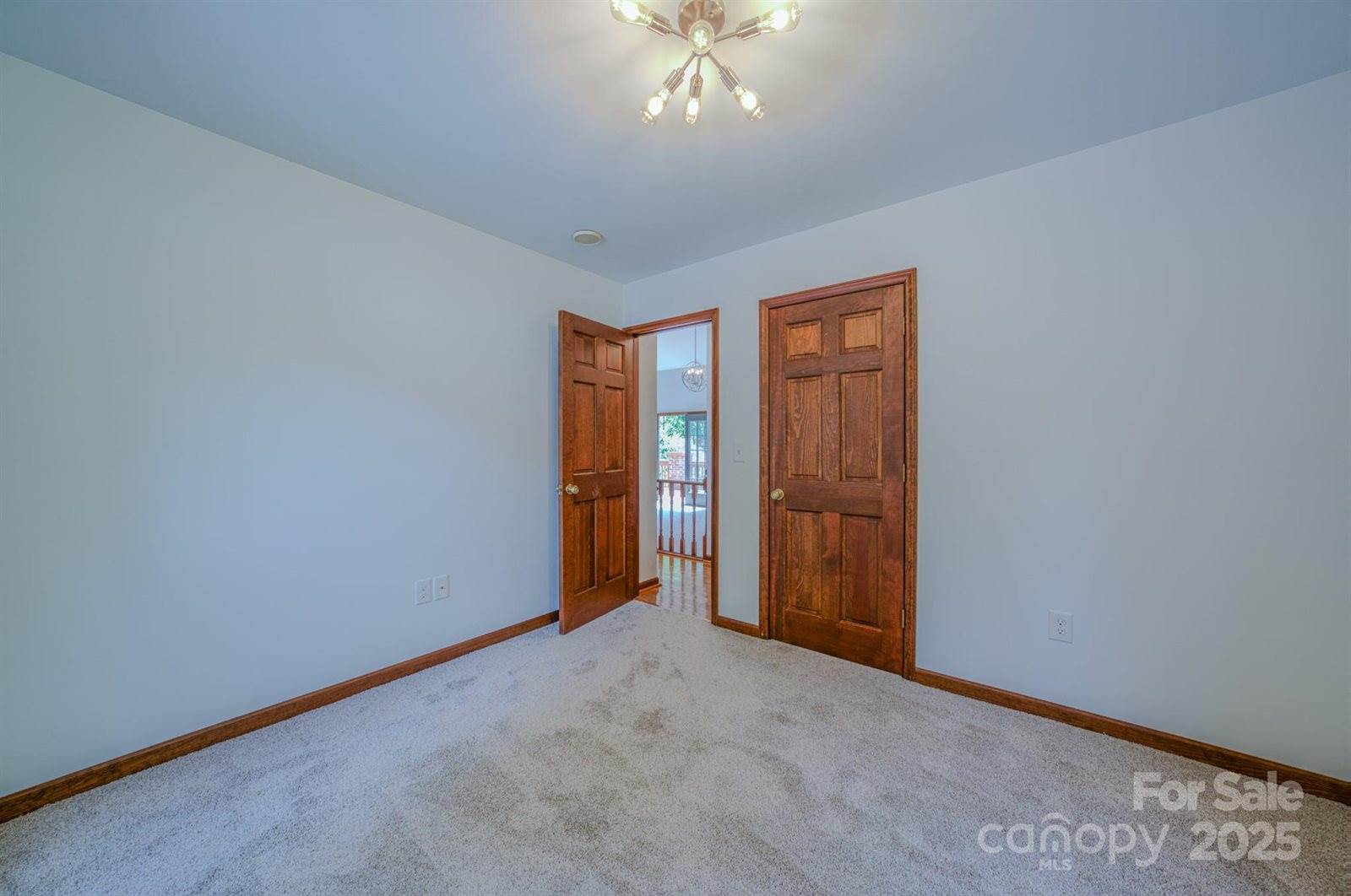 452 Cragmont Road, Black Mountain, NC 28711