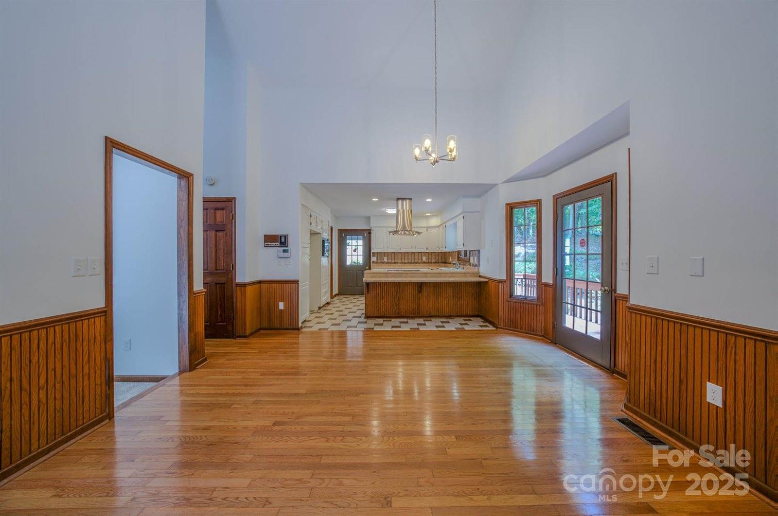 452 Cragmont Road, Black Mountain, NC 28711