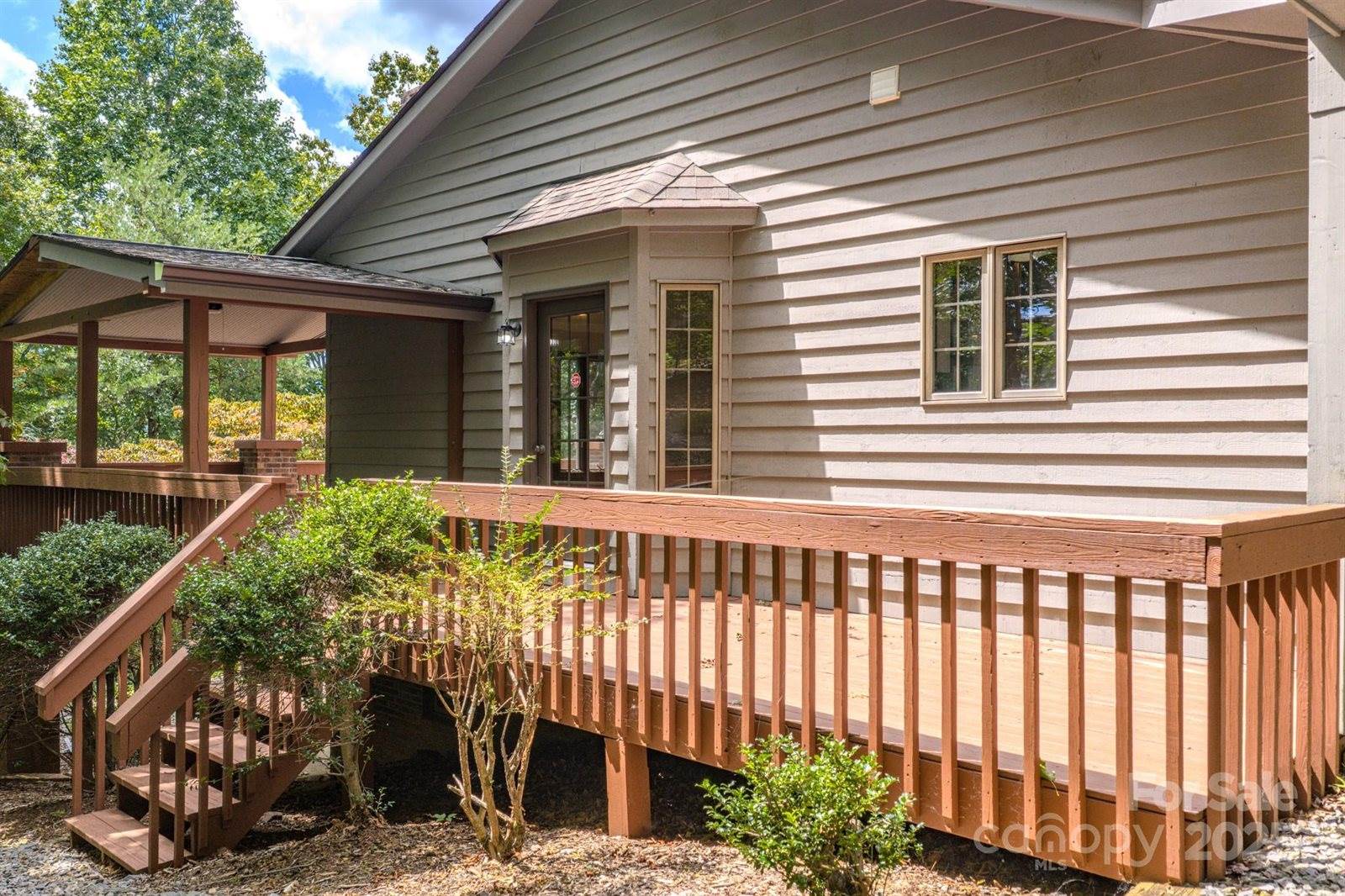 452 Cragmont Road, Black Mountain, NC 28711