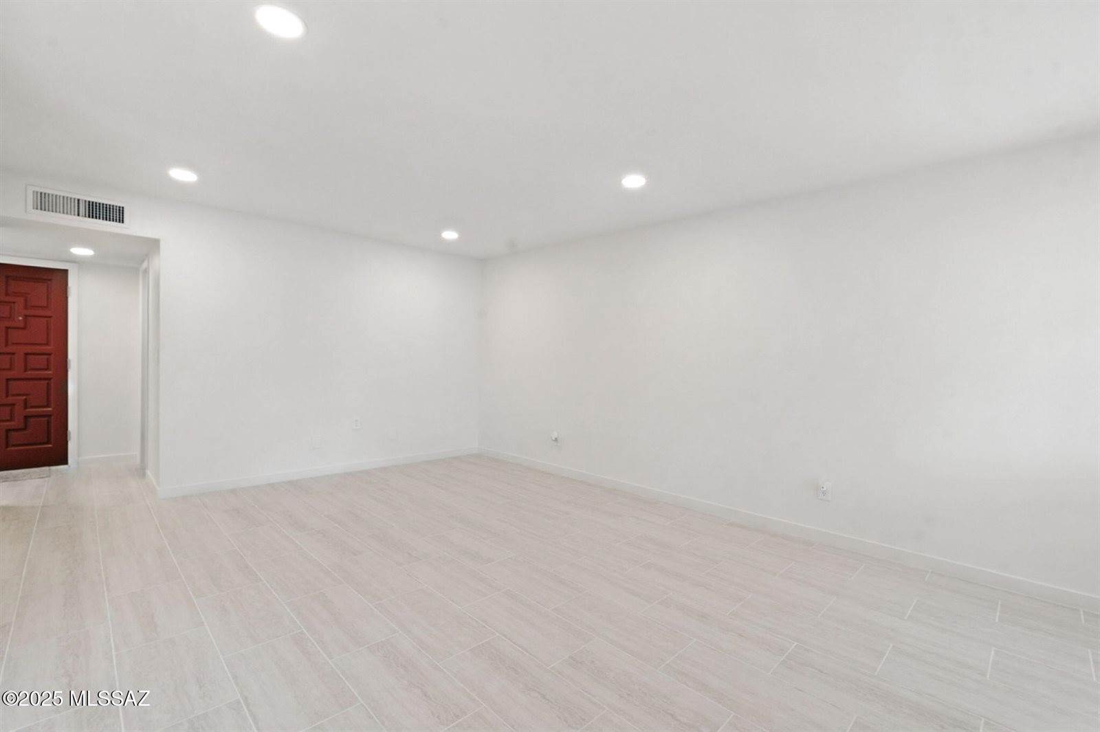 9070 East Palms Park Drive, Tucson, AZ 85715