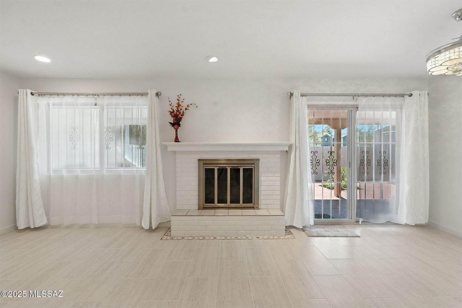 9070 East Palms Park Drive, Tucson, AZ 85715