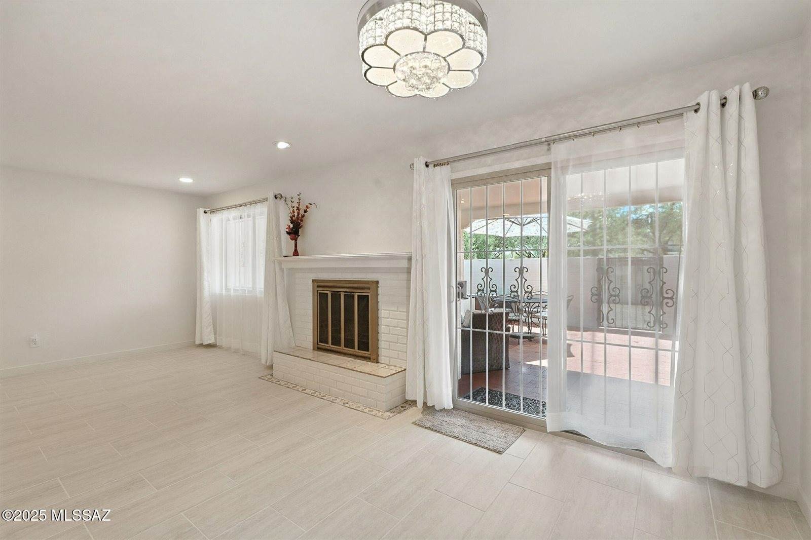 9070 East Palms Park Drive, Tucson, AZ 85715