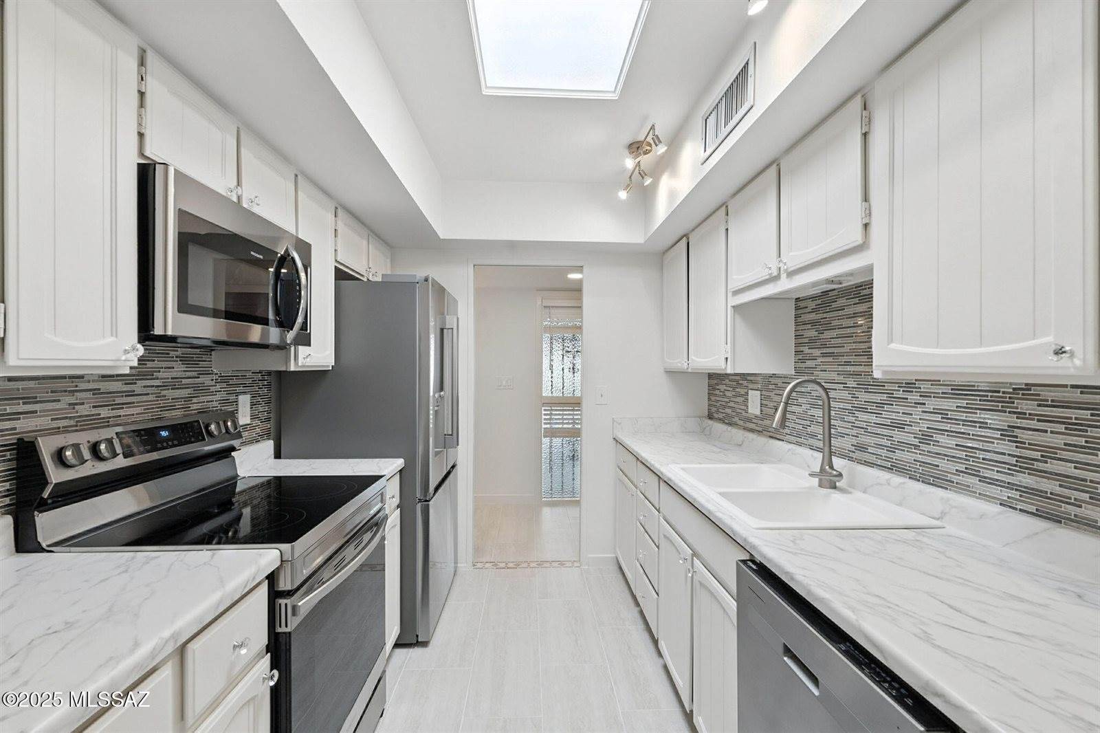 9070 East Palms Park Drive, Tucson, AZ 85715