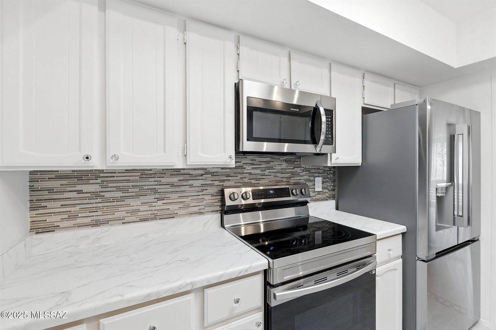 9070 East Palms Park Drive, Tucson, AZ 85715