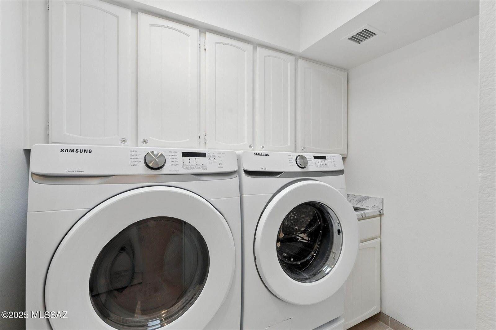 9070 East Palms Park Drive, Tucson, AZ 85715