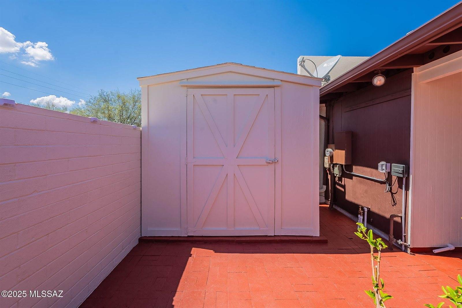 9070 East Palms Park Drive, Tucson, AZ 85715