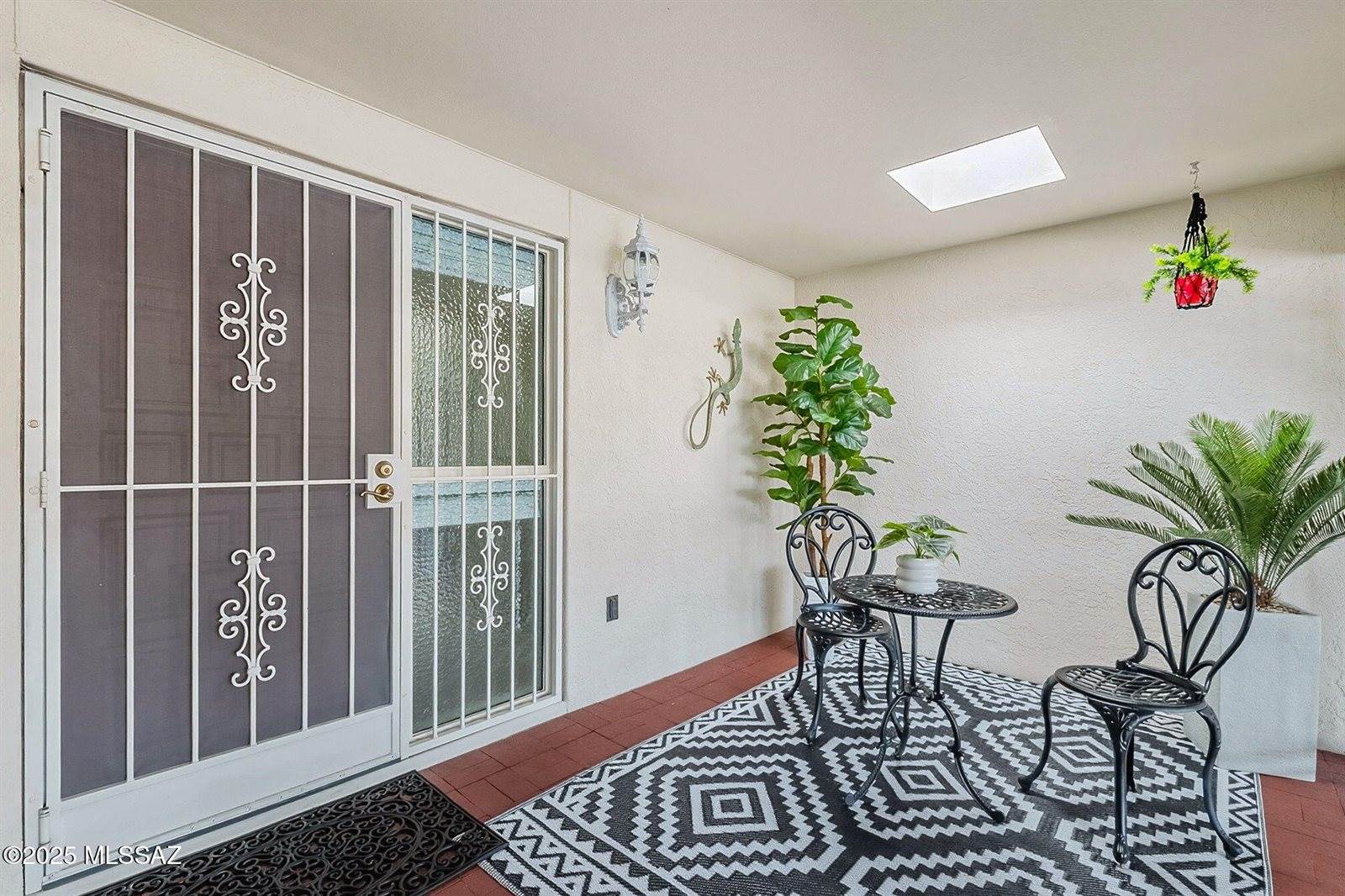 9070 East Palms Park Drive, Tucson, AZ 85715