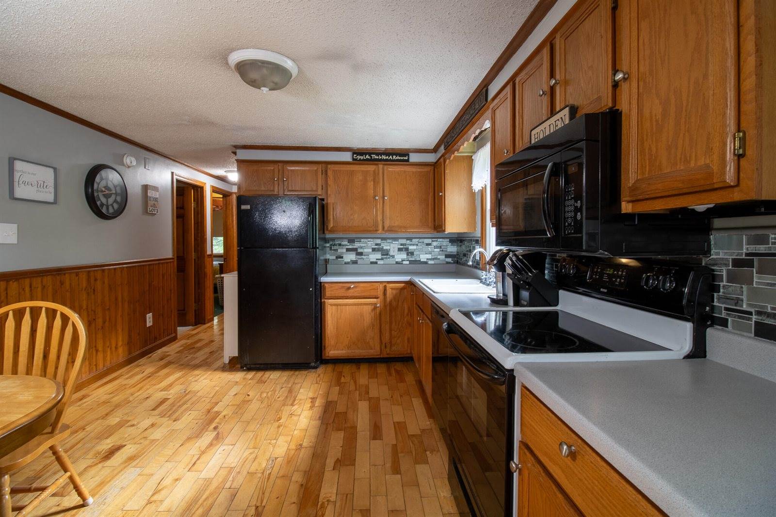 929 Levenseller Road, Holden, ME 04429