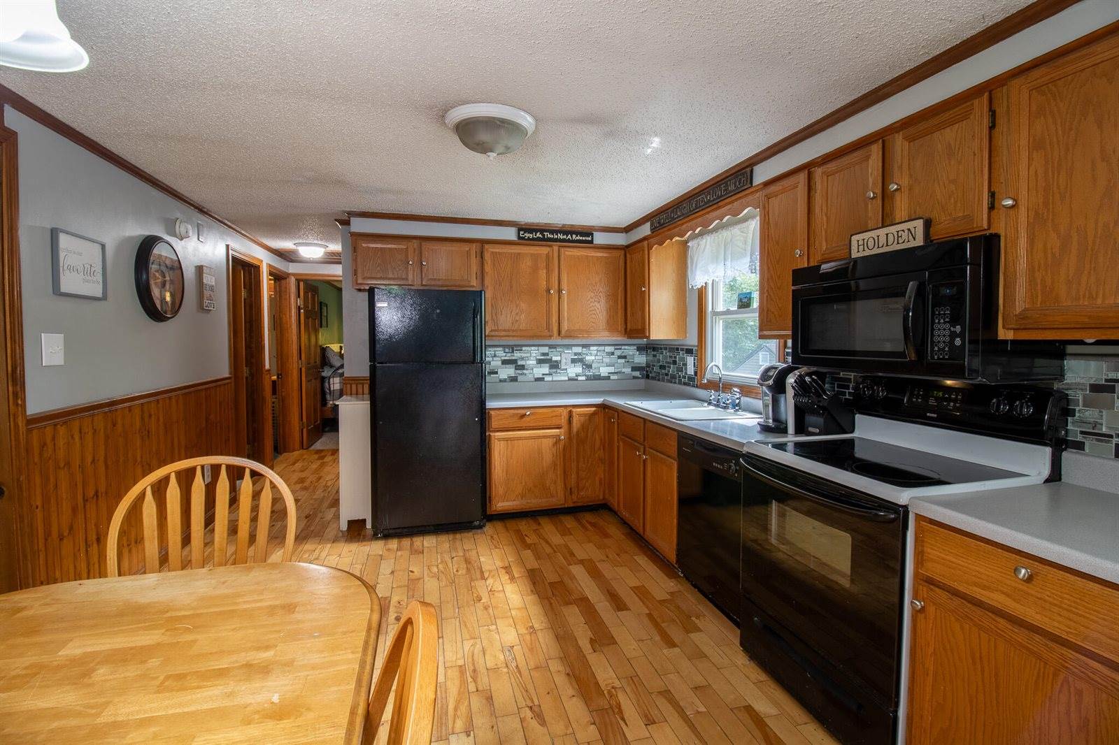 929 Levenseller Road, Holden, ME 04429