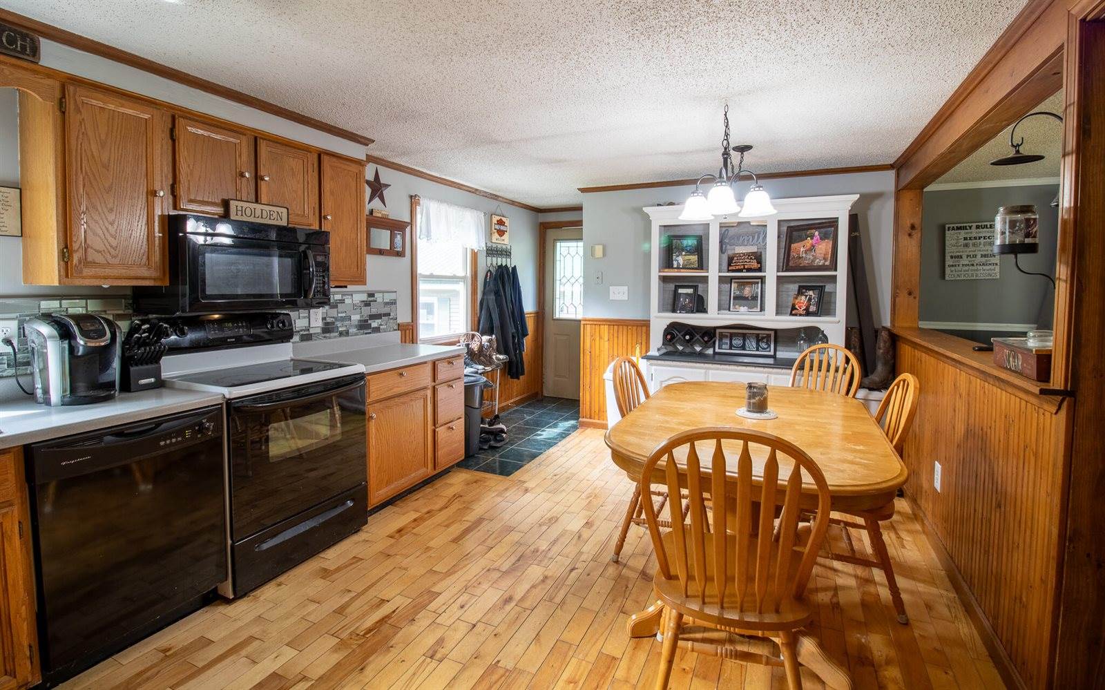 929 Levenseller Road, Holden, ME 04429