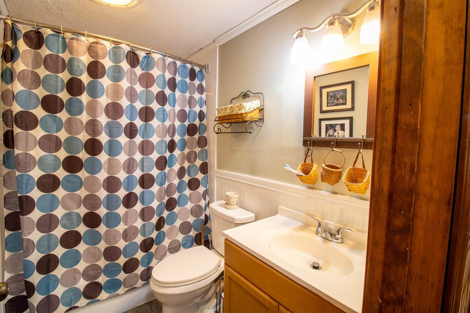 929 Levenseller Road, Holden, ME 04429