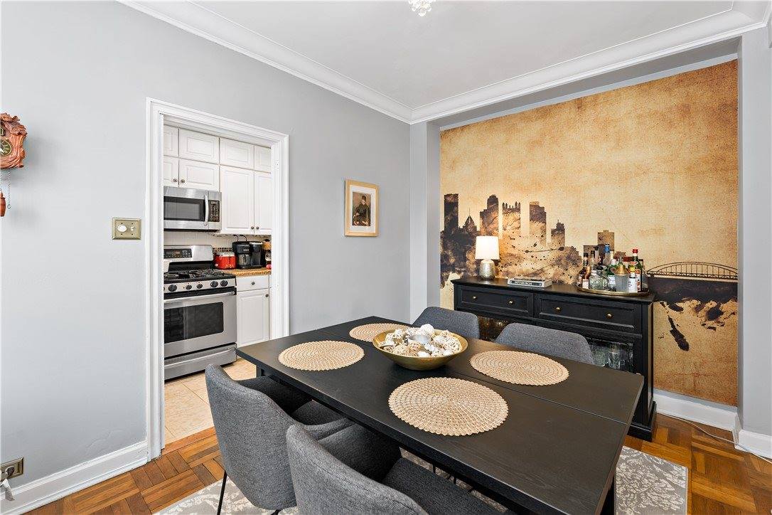 144 North Dithridge St, #404, Oakland, PA 15213