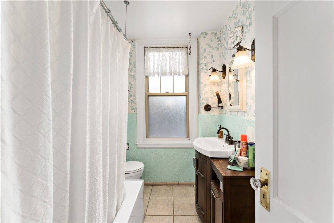 144 North Dithridge St, #404, Oakland, PA 15213