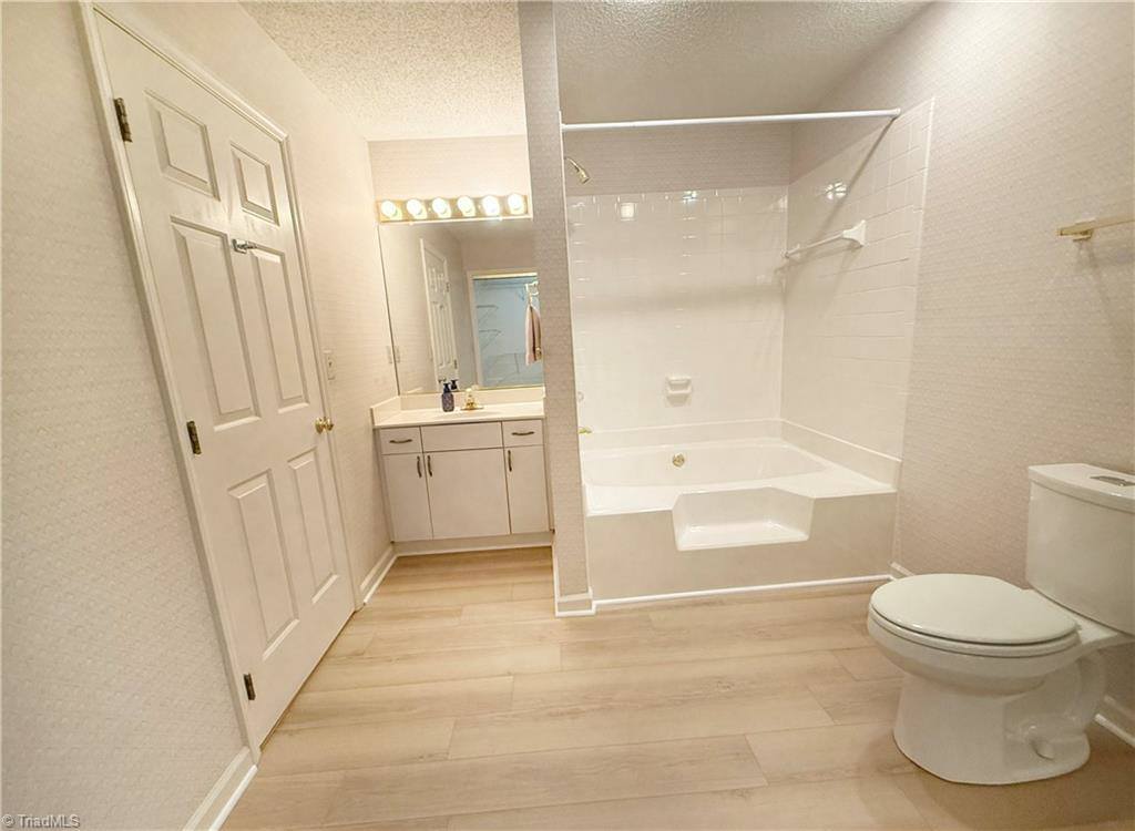 3904 Westridge Meadow Circle, Clemmons, NC 27012