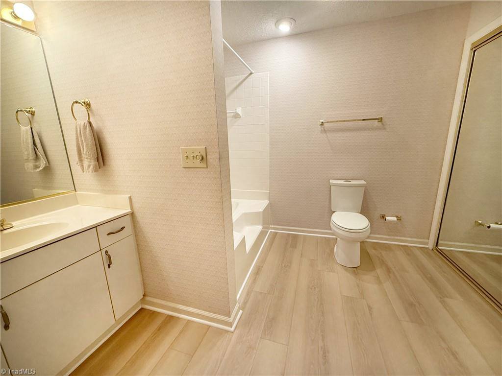 3904 Westridge Meadow Circle, Clemmons, NC 27012