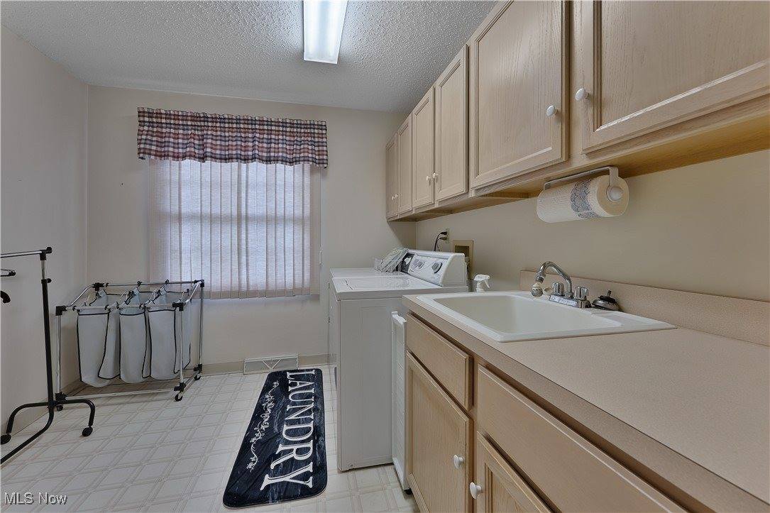 820 Southwestern Run, Poland, OH 44514