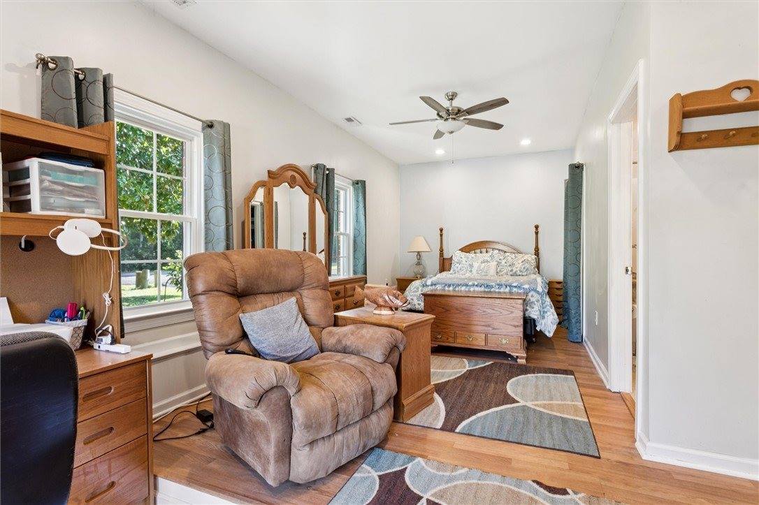 9286 Sylvia Avenue, Hayes, VA 23072