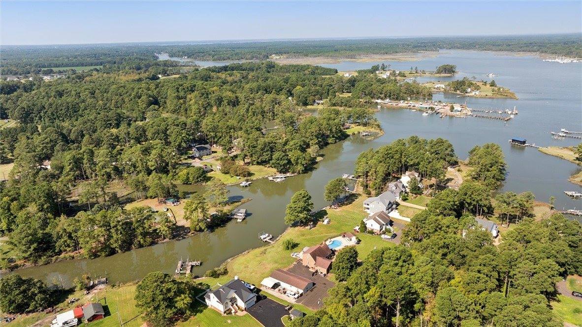 9286 Sylvia Avenue, Hayes, VA 23072