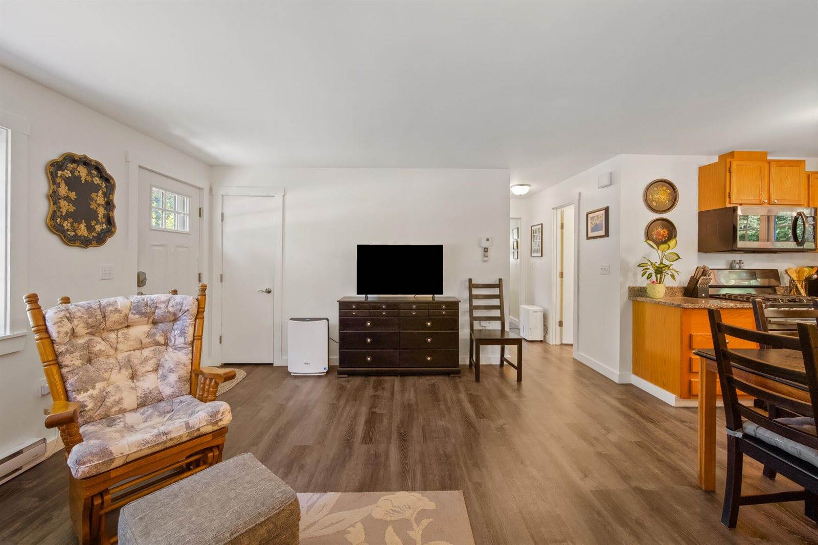 8 Hicks Pond Road, Palmyra, ME 04965