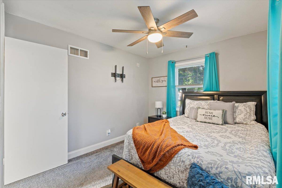 1107 North Thornwood Avenue, Davenport, IA 52804