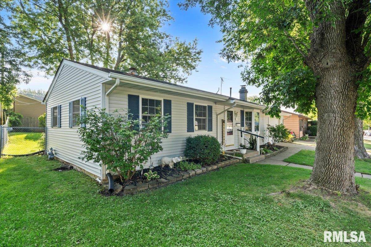 1107 North Thornwood Avenue, Davenport, IA 52804