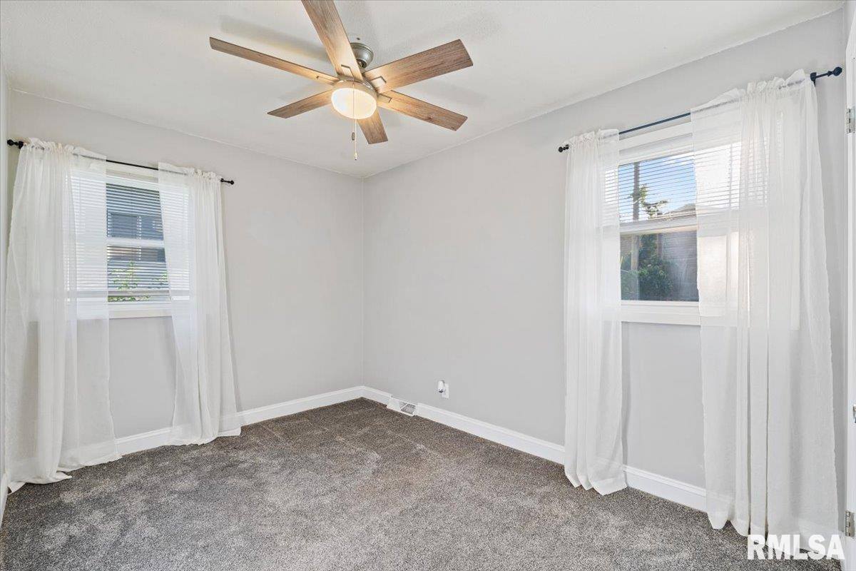 1107 North Thornwood Avenue, Davenport, IA 52804