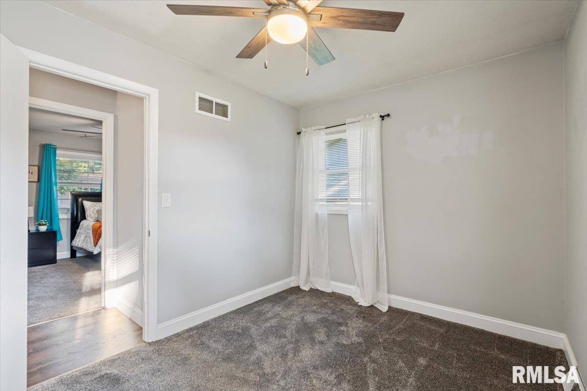 1107 North Thornwood Avenue, Davenport, IA 52804