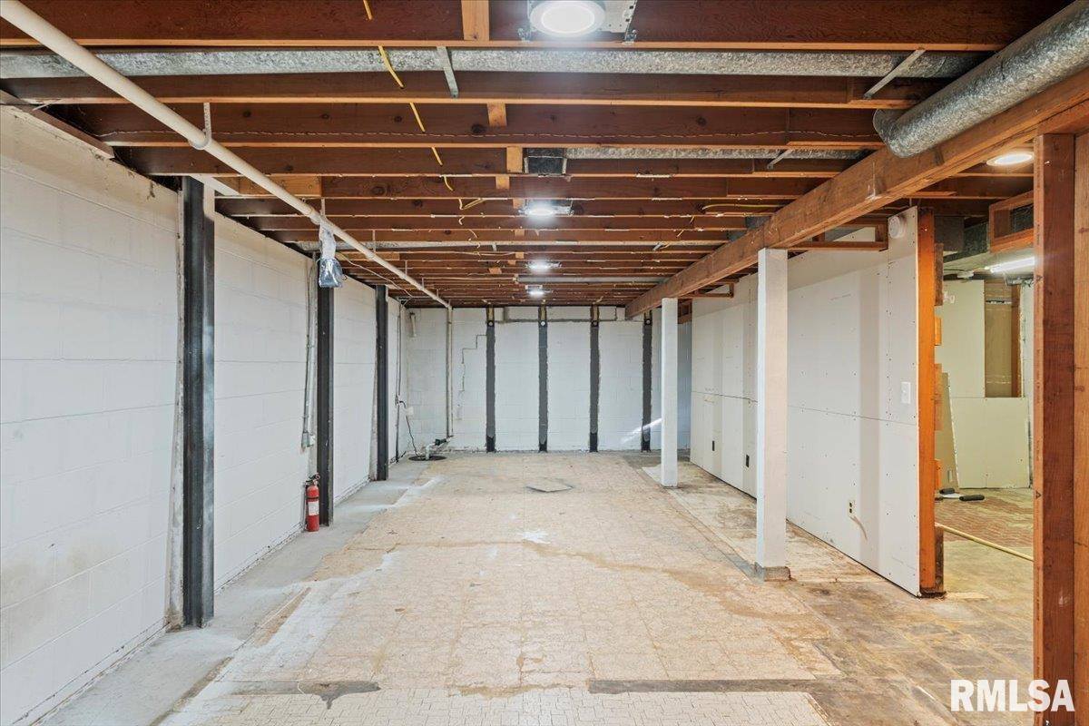 1107 North Thornwood Avenue, Davenport, IA 52804