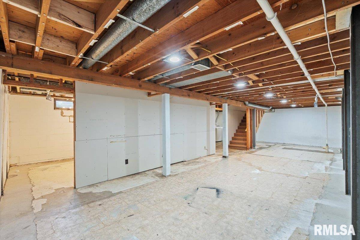 1107 North Thornwood Avenue, Davenport, IA 52804