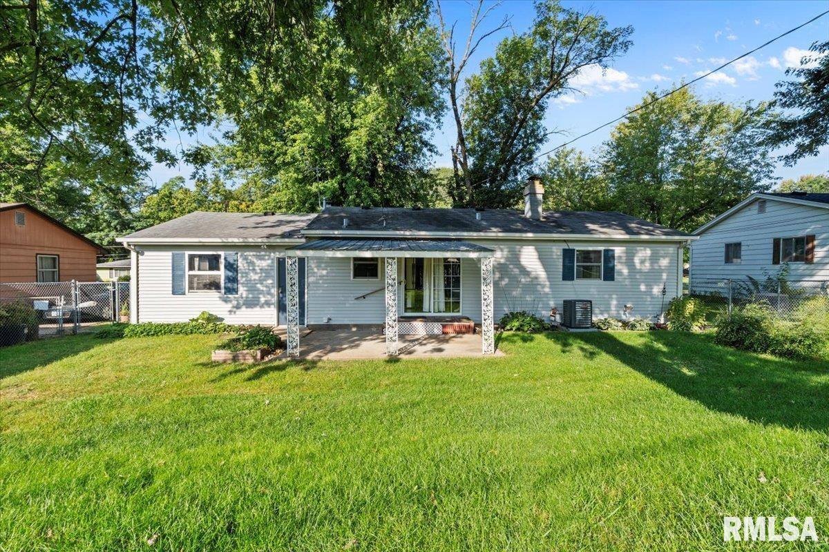 1107 North Thornwood Avenue, Davenport, IA 52804