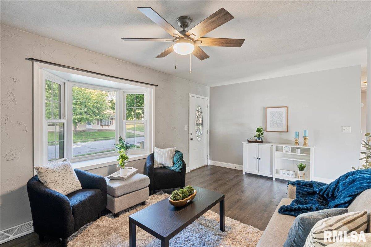 1107 North Thornwood Avenue, Davenport, IA 52804