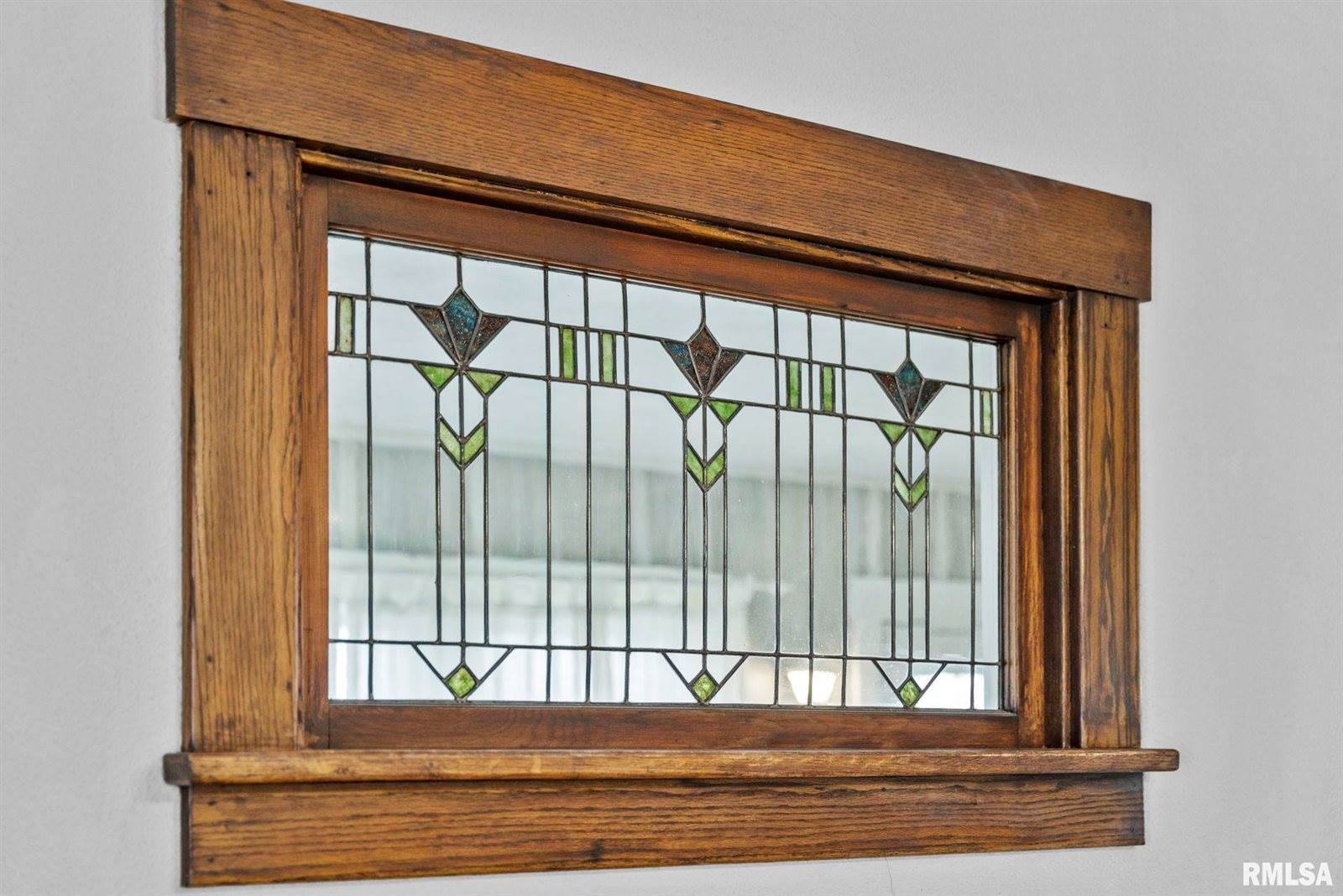 217 40TH Street, Moline, IL 61265